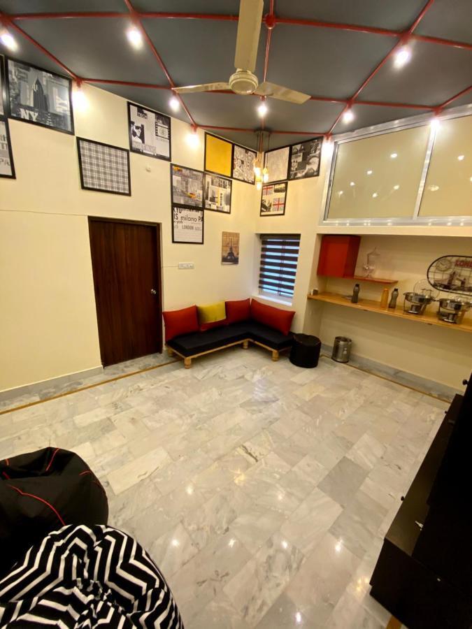 Backpackers Den Hostel Lucknow Bagian luar foto